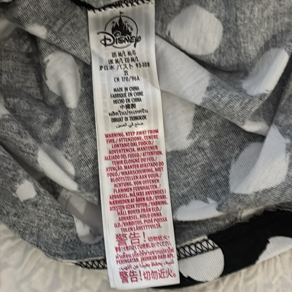 Disney Cruella DeVil Short Sleeve Nightshirt Pajama - Picture 8 of 9